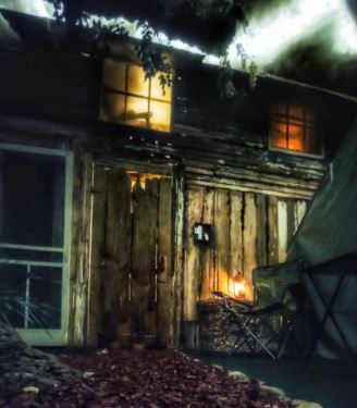 Murder Mystery-Room 16 - Boggy Creek Camp Single Queen Bed